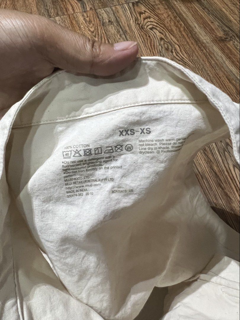 SALE‼️MUJI vest (Category: Coats, Jackets and Outerwear) located in San Jose del Monte. Submitted by senorita_wella (Listing ID 1470484112, Image 2). Description: .