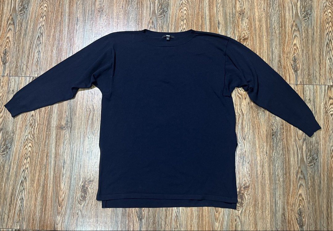 SALE‼️UNIQLO knitted top (Category: Blouses) located in San Jose del Monte. Submitted by senorita_wella (Listing ID 1470472425, Image 1). Description: .
