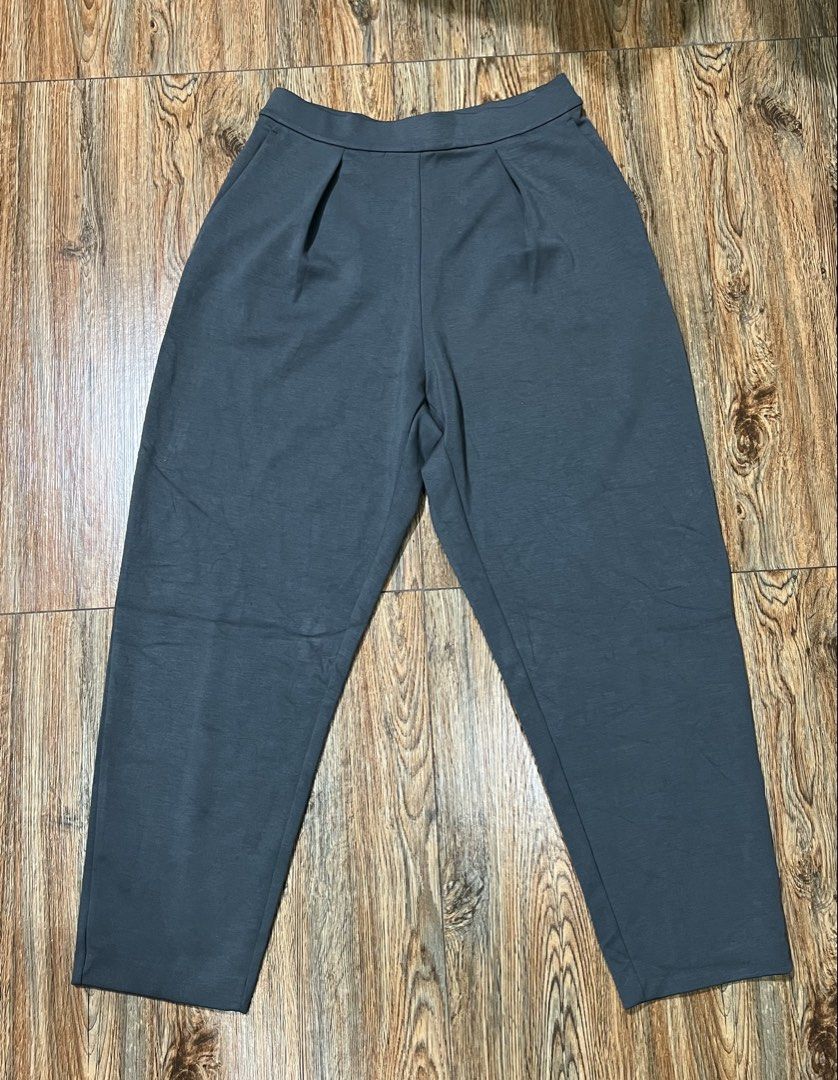 SALE‼️Uniqlo pants (Category: Other Bottoms) located in San Jose del Monte. Submitted by senorita_wella (Listing ID 1470468505, Image 1). Description: .