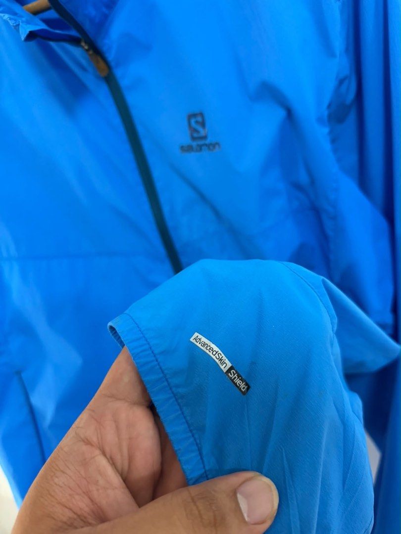 Salomon Windbreaker in blue (Category: Coats, Jackets and Outerwear) located in Iloilo. Submitted by bunitoapparel_v2 (Listing ID 1470498464, Image 3). Description: Width 22 Length 28.