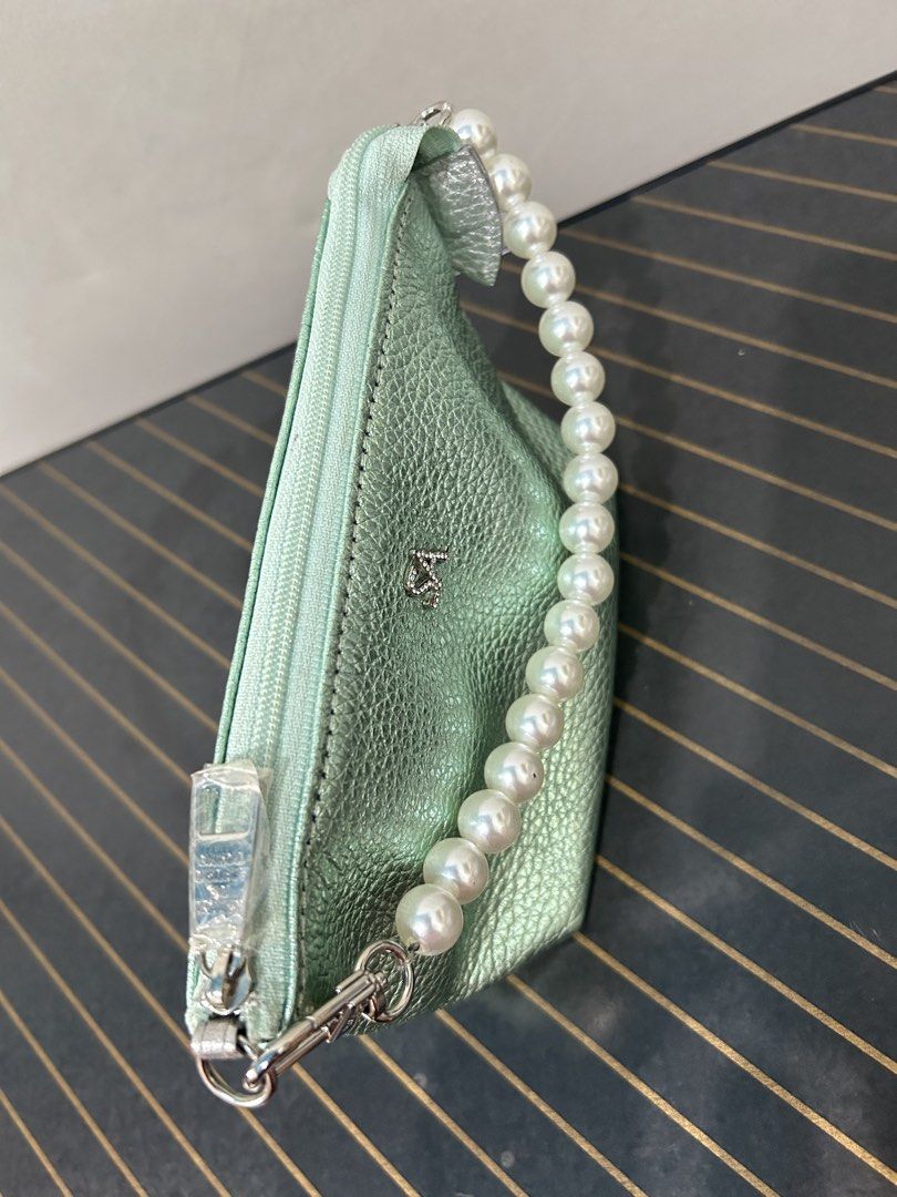 Salon de Alfurd Small Hand Bag (Category: Purses & Pouches) located in Quezon City. Submitted by jjsurplus_23 (Listing ID 1470381310, Image 2). Description: Made in Japan.