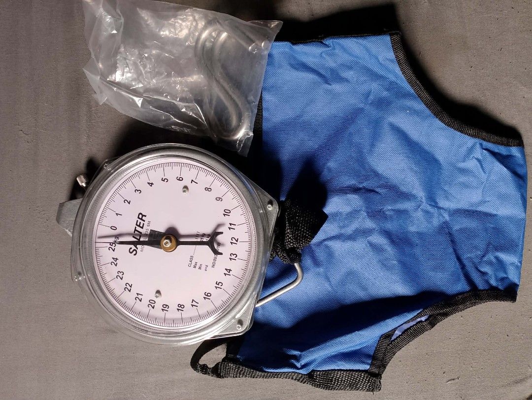 Salter Mechanical Hanging Baby Scale (Category: Health Monitors & Weighing Scales) located in Taguig. Submitted by digitalknowledgehubfornurses (Listing ID 1470353216, Image 1). Description: ​📋 Product Specifications: 💯 original Brand - Salter Type - Mechanical Spring Hanging Scale / Pediatric Scale Max Capacity - 25 kg Graduation / Increments - 100 g Included Accessories - Salter Dial Scale, Blue Fabric Sling/Pants, Hanging Hooks Set Power Sou