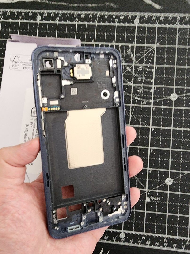 Samsung A55 5G Spare Part (Category: Other Mobile & Gadget Accessories) located in Quezon City. Submitted by kristeenl556 (Listing ID 1470403584, Image 2). Description: Samsung Spare Part of A55 5g panel or side panel it is used, with dents, with scratches. condition is unknown. galing sa samsung repair service center, na repair ang phone ko, yan ang natira na part..