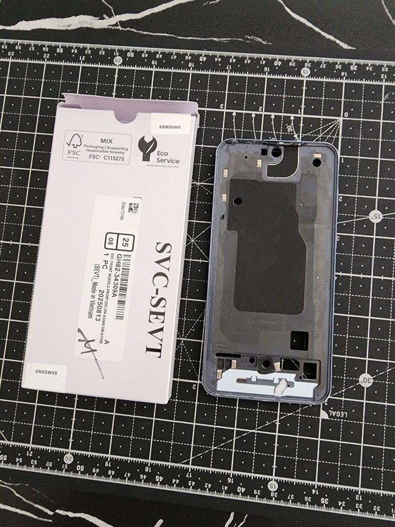 Samsung A55 5G Spare Part (Category: Other Mobile & Gadget Accessories) located in Quezon City. Submitted by kristeenl556 (Listing ID 1470403584, Image 1). Description: Samsung Spare Part of A55 5g panel or side panel it is used, with dents, with scratches. condition is unknown. galing sa samsung repair service center, na repair ang phone ko, yan ang natira na part..