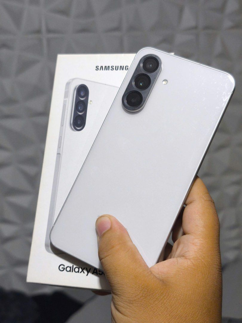 SAMSUNG A56 256GB (Category: Samsung) located in Caloocan City. Submitted by bonsbons (Listing ID 1470361787, Image 2). Description: For sale only Samsung Galaxy A56 5G 8/256Gb •No issues, makinis •With original box same imei •With original unused cable •With free case & tempered glass •Local purchased openline both simslot & esim 📍South caloocan area.