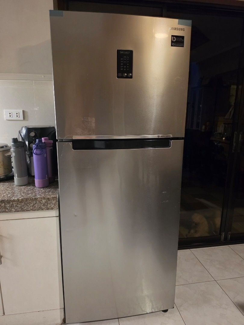Samsung Digital Inverter (Category: Other Home Appliances) located in Manila. Submitted by dhbailey13 (Listing ID 1470460432, Image 1). Description: Samsung digital Inverter RT35K5532SL/TC is a 12.9 cu. ft. (362L net capacity) top-mount no-frost refrigerator featuring a Digital Inverter Compressor and Twin Cooling Plus technology. Key Specifications & Features • Capacity: 12.9 cu. ft. gross / 362L net total (273L fridge, 89L freezer) • Cooling Sy