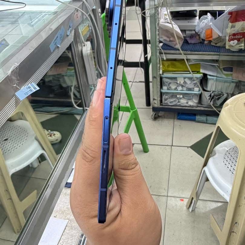 Samsung Fold 7 1Tb, openline, NTC, 98% smooth (Category: Android Others) located in San Juan City. Submitted by angelwinks8 (Listing ID 1470429610, Image 2). Description: Fold 7 1Tb, openline, NTC, 98% smooth PACKAGE : Unit and Charger Warranty: 5 Days testing warranty, No warranty on LCD and water damage MODE of PAYMENT: -CASH -BPI Transfer -BDO Transfer -Gcash Transfer -PayMaya *STORE PICK-UP, 2nd Floor Centermall Greenhills Shopping Center, Sa