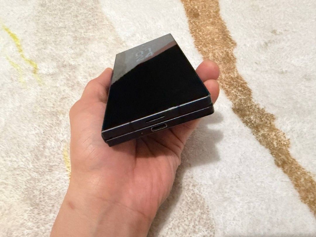 Samsung Galaxy Z Fold 6 512GB (Category: Samsung) located in Quezon City. Submitted by makipong (Listing ID 1470537021, Image 3). Description: Samsung Galaxy Z Fold 6 512GB Crafted Black NTC Approved (Factory Unlocked) Never been opened/repaired No dead pixel Both screens working perfectly No issue at all Comes with charger only RFS: Switching to iOS Meetups in QC or Makati MRT Stations are also fine.