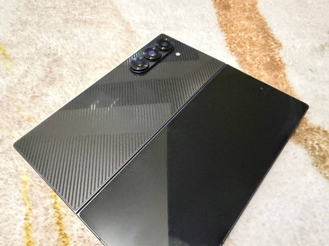 Samsung Galaxy Z Fold 6 512GB (Category: Samsung) located in Quezon City. Submitted by makipong (Listing ID 1470537021, Image 1). Description: Samsung Galaxy Z Fold 6 512GB Crafted Black NTC Approved (Factory Unlocked) Never been opened/repaired No dead pixel Both screens working perfectly No issue at all Comes with charger only RFS: Switching to iOS Meetups in QC or Makati MRT Stations are also fine.