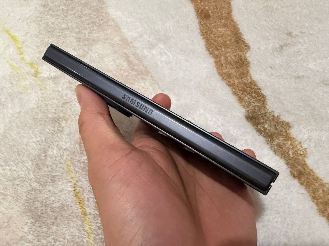 Samsung Galaxy Z Fold 6 512GB (Category: Samsung) located in Quezon City. Submitted by makipong (Listing ID 1470537021, Image 2). Description: Samsung Galaxy Z Fold 6 512GB Crafted Black NTC Approved (Factory Unlocked) Never been opened/repaired No dead pixel Both screens working perfectly No issue at all Comes with charger only RFS: Switching to iOS Meetups in QC or Makati MRT Stations are also fine.