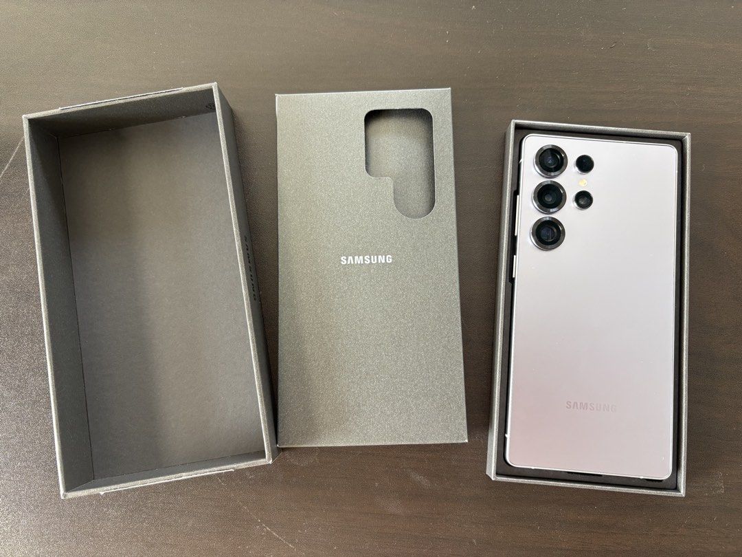 Samsung S25 Ultra (Category: Samsung) located in Baguio. Submitted by synarxarriola (Listing ID 1470490057, Image 1). Description: Titanium Silverblue 12GB RAM 256GB Message for more details..