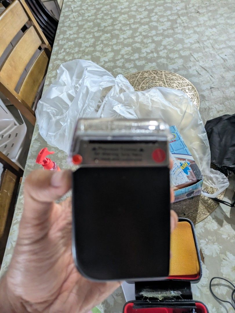 schick 400 flexamatic vintage shaver (Category: Men's Grooming) located in Angeles City. Submitted by renzyboypalaboy (Listing ID 1470556867, Image 2). Description: this item is vintage original schick from japan 100v it still works and in very good condition.