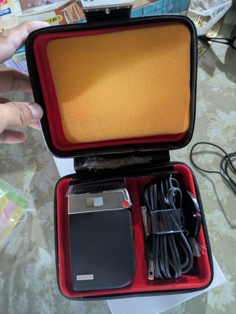 schick 400 flexamatic vintage shaver (Category: Men's Grooming) located in Angeles City. Submitted by renzyboypalaboy (Listing ID 1470556867, Image 1). Description: this item is vintage original schick from japan 100v it still works and in very good condition.