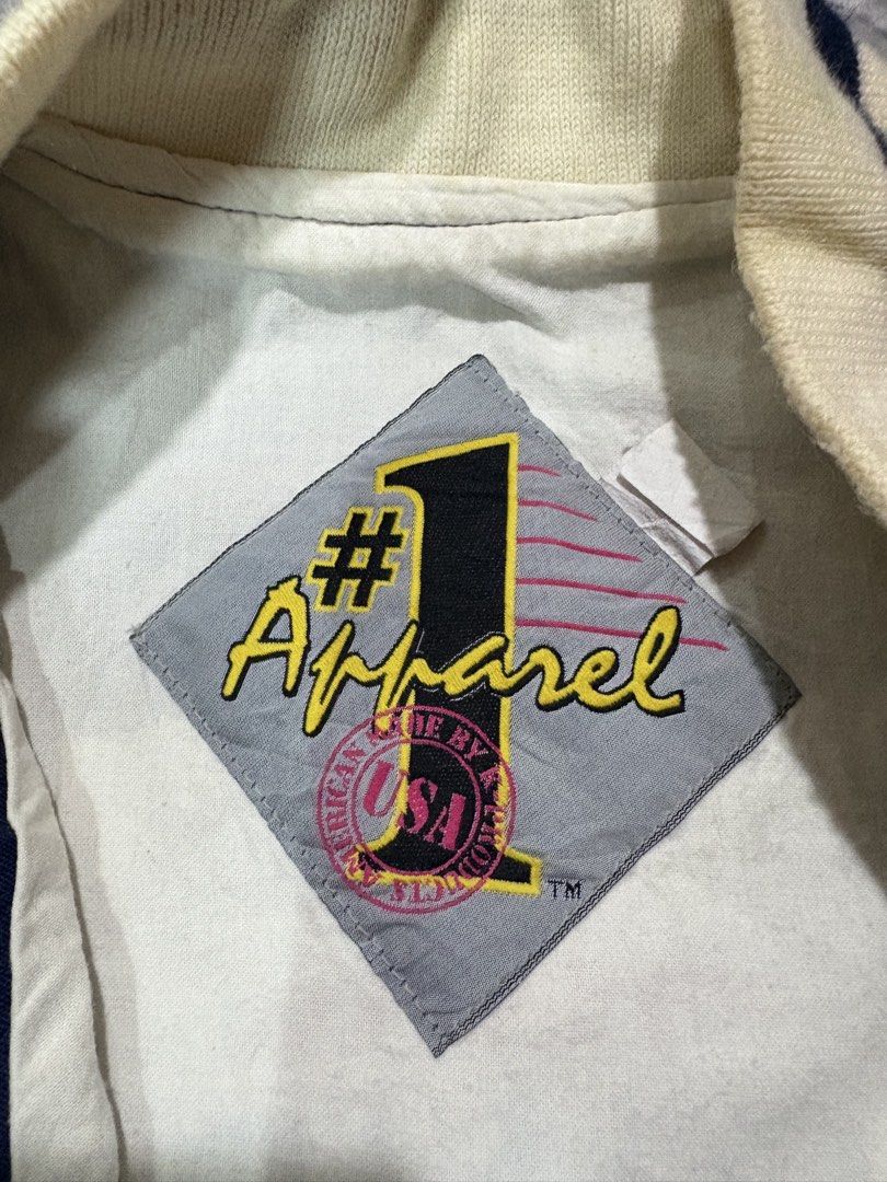 seattles mariners vintage (Category: Coats, Jackets and Outerwear) located in Pasay City. Submitted by maads (Listing ID 1470421678, Image 2). Description: SIZE MEDIUM FITS LARGE W 26 x L 26 MINOR STAIN ON SLEEVES.