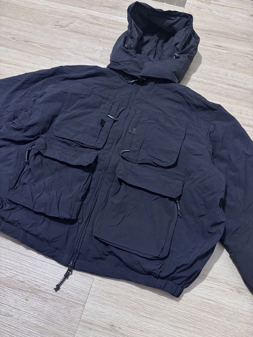 SECONDMONO MULTIPOCKET PUFFER JACKET (Category: Coats, Jackets and Outerwear) located in Kota Bharu. Submitted by shahriman_77store (Listing ID 1470441009, Image 2). Description: Condition :9/10 Saiz :S-M Pit (inci):26.5 Labuh(inci) :25 🚨bundle / preloved 🧽item belum basuh ✅postage dfod ✅smnjung + rm8 ✅sabah/sarawak + rm16 ✅harga boleh nego ✅make offer(serious buyer) ✅combo harga lebih murah🔥 🚚[J&T]~pos setiap hari(kecuali jumaat) 📱wazap ter