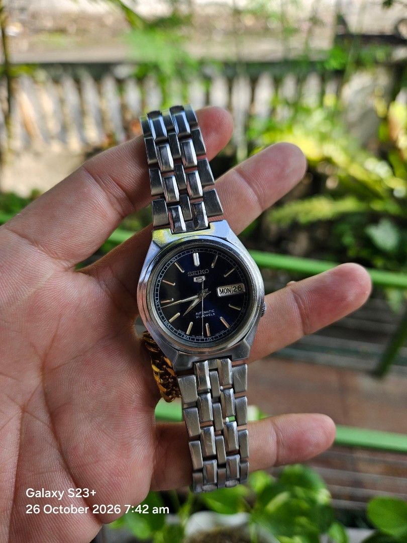 Seiko 5 midnight blue dial 38mm (Category: Men's Watches) located in Alegria. Submitted by watchmefor (Listing ID 1470353535, Image 2). Description: seiko 5 midnight blue dial 7s26 01t0 medium size 38mm dm.