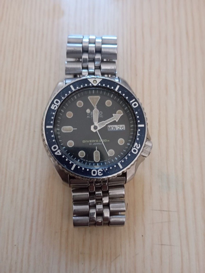 Seiko automatic divers (Category: Men's Watches) located in Las Pinas. Submitted by quick_deals_great_finds2 (Listing ID 1470385918, Image 1). Description: Original 7s26 seiko mechanism 42mm large fits wrist 7 inches Good working condition.