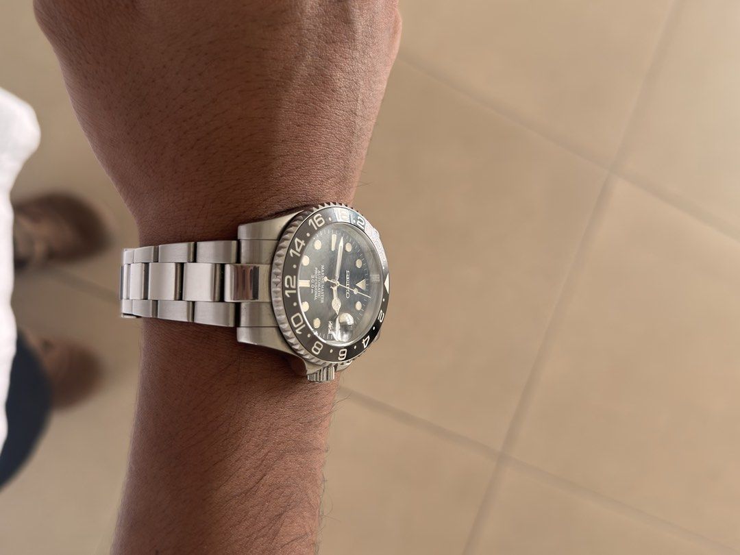 Seiko Watch - Bruce Wayne Automatic (MOD) (Category: Men's Watches) located in Manila. Submitted by yrsullano (Listing ID 1470363409, Image 3). Description: • No box included, unit only. • Crown screw to lock properly. • Water Resistant up to 40 meters. • Stainless Steel Oyster Bracelet. • 40mm Diameter..