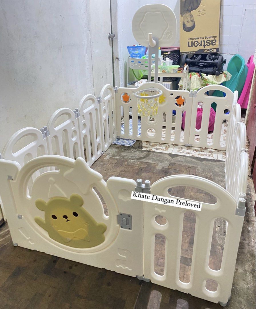Semi Double Playpen with Ring ( PRLEOVED) (Category: Safety Gates, Locks & Protectors) located in Quezon City. Submitted by delacruzka25783 (Listing ID 1470353105, Image 1). Description: No issue Complete locks Sign of usage ₱2300 LAST PRICE.