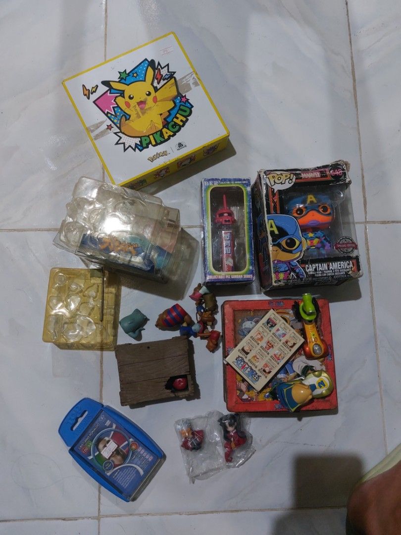 Set 1 toys (Category: Figurines & Statues) located in Magarao. Submitted by hotdogsandwich.flower (Listing ID 1470509632, Image 1). Description: .