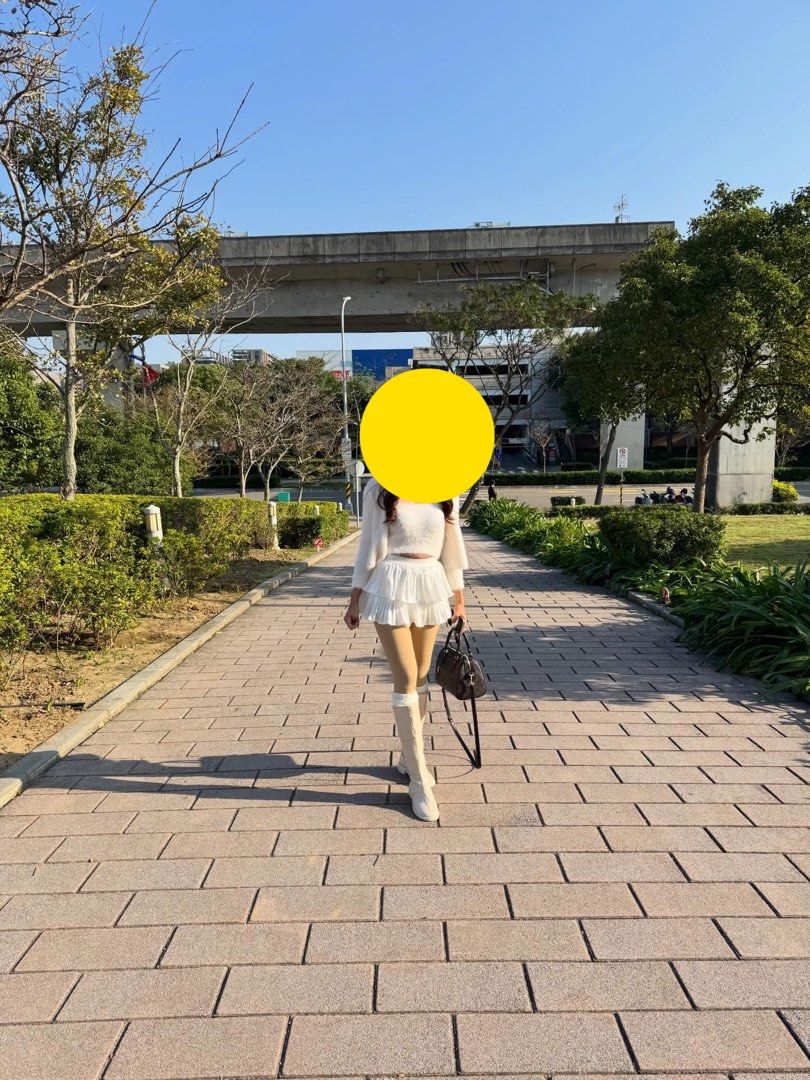 Set top and skirt (Category: Sets or Coordinates) located in Muntinlupa City. Submitted by imdonn (Listing ID 1470423549, Image 1). Description: Small Add 50 for the beret hat.