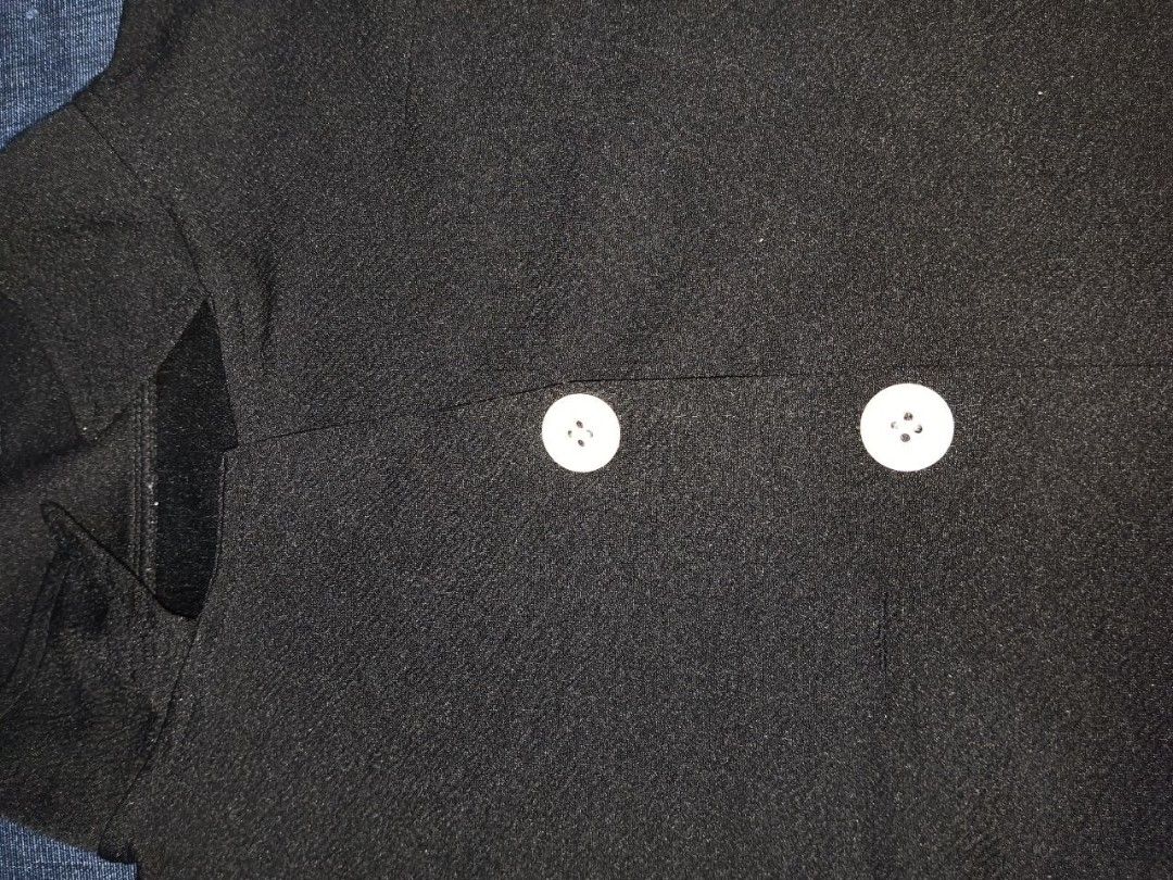 SHEIN Collared crop top (Category: Others Tops) located in Manila. Submitted by superdex29 (Listing ID 1470447591, Image 1). Description: .