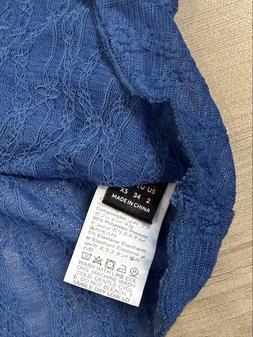 SHEIN Navy Blue Tie Halter Top (Category: Sleeveless) located in Manila. Submitted by bella_boo (Listing ID 1470399571, Image 3). Description: need to sell by TUESDAY tags 🏷️: brandy melville subdued edikted hnm cotton on pull n bear bershka stradivarius zara.