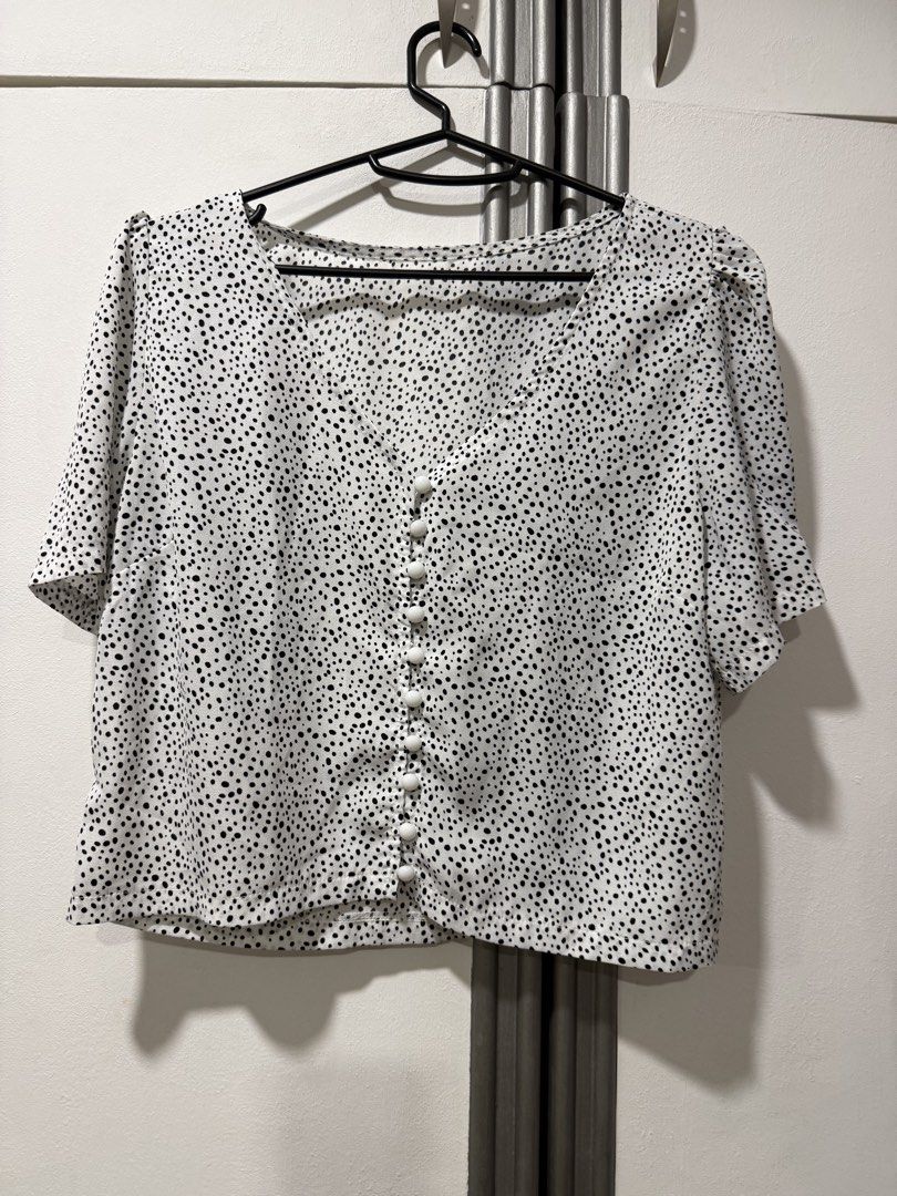 SHEIN White & Black Polka Dot Button-Down Blouse (Category: Others Tops) located in Muntinlupa City. Submitted by alexisofia (Listing ID 1470495507, Image 2). Description: like new, worn a few times only / excellent condition Size: M (EU 38 / US 6) Brand: SHEIN.
