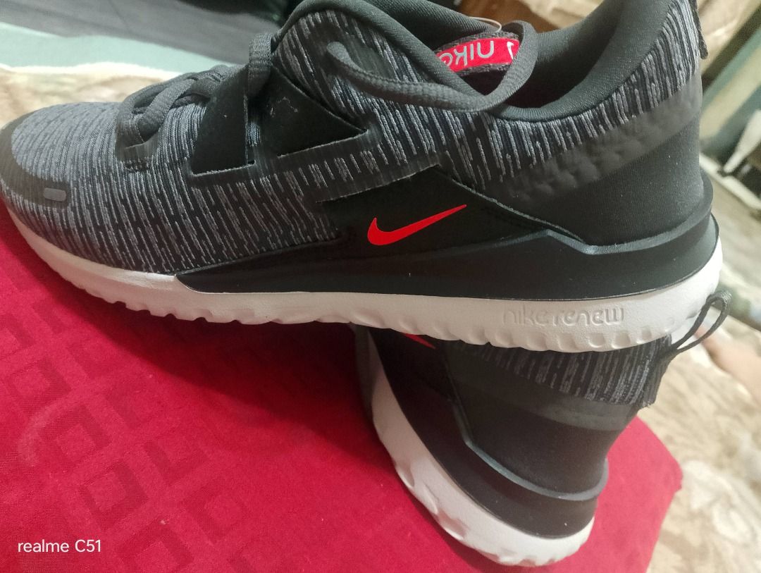 Shoes (Category: Slippers & Slides) located in Caloocan City. Submitted by wynnemhay (Listing ID 1470450036, Image 3). Description: Good condition with out box.