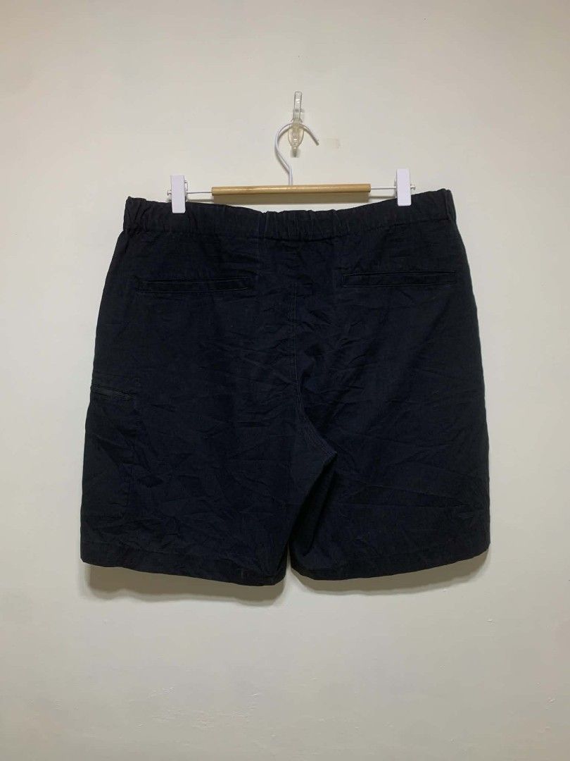 SIZE 34 (Category: Shorts) located in Compostela. Submitted by ghettoofrind (Listing ID 1470385991, Image 2). Description: .