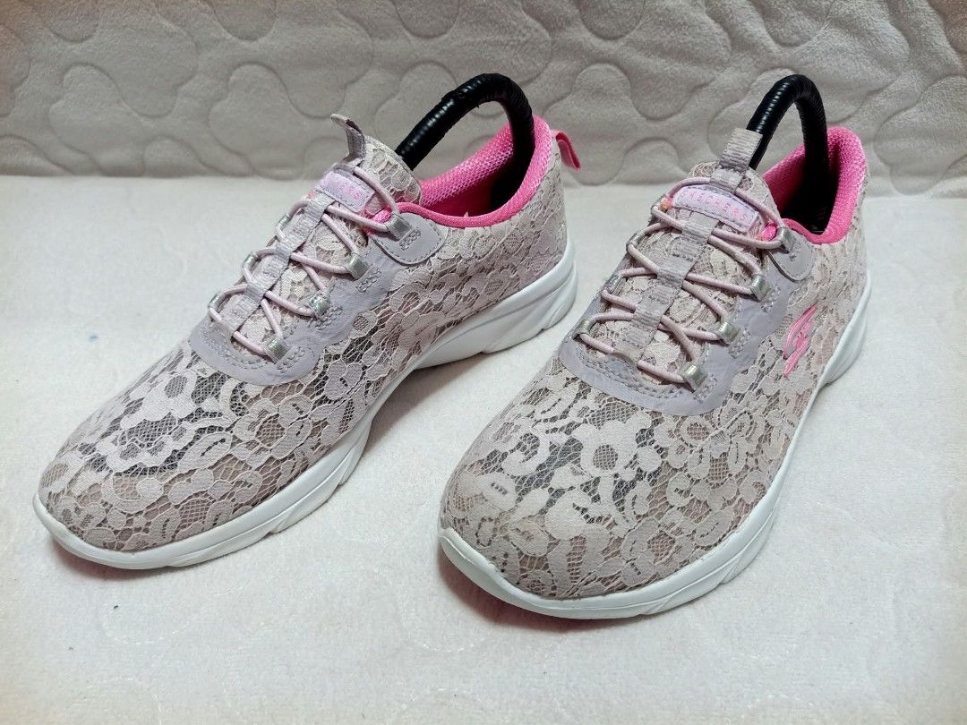 SKECHERS D'LUX COMFORT💥 (Category: Sneakers) located in Cebu City. Submitted by urbantreasures.101 (Listing ID 1470366211, Image 3). Description: ORIGINAL , SECONDHAND 😍 SKECHERS D'LUX COMFORT💥 US SIZE 8 WOMEN EUR SIZE 38 25CM EXCELLENT CONDITION 800 ONLY✨ CLICK THE PICTURE FOR DETAILS CAN SHIP NATIONWIDE PERO PWEDE COD KUNG CEBU AREA📌 MESSAGE ME FOR MORE DETAILS 😊🙏.