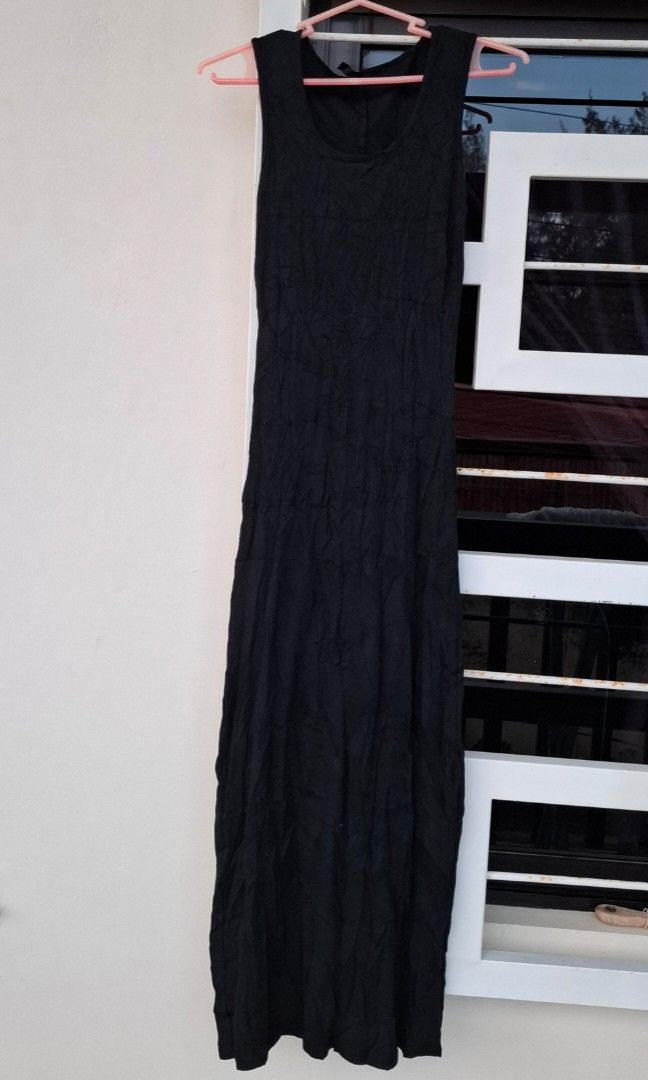 Skims long dress - small (Category: Dresses) located in Tanjay. Submitted by ukay_thriftybylj (Listing ID 1470443208, Image 1). Description: no nego color may vary due to lighting.