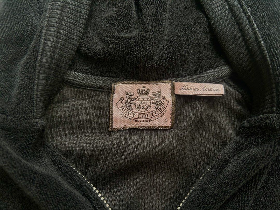 Sleeveless Hoodie Cropped Top (Category: Coats, Jackets and Outerwear) located in Tanauan. Submitted by procidenstella (Listing ID 1470395258, Image 3). Description: -negotiable Used it only to try if it’ll fit. .