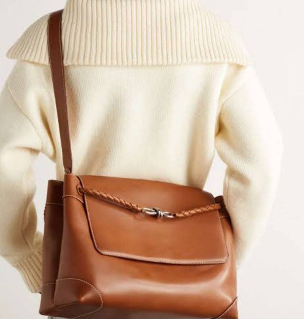 sling bag crossbody bag ep (Category: Cross-body Bags) located in Manila. Submitted by binondo_bagsetc (Listing ID 1470553960, Image 1). Description: .