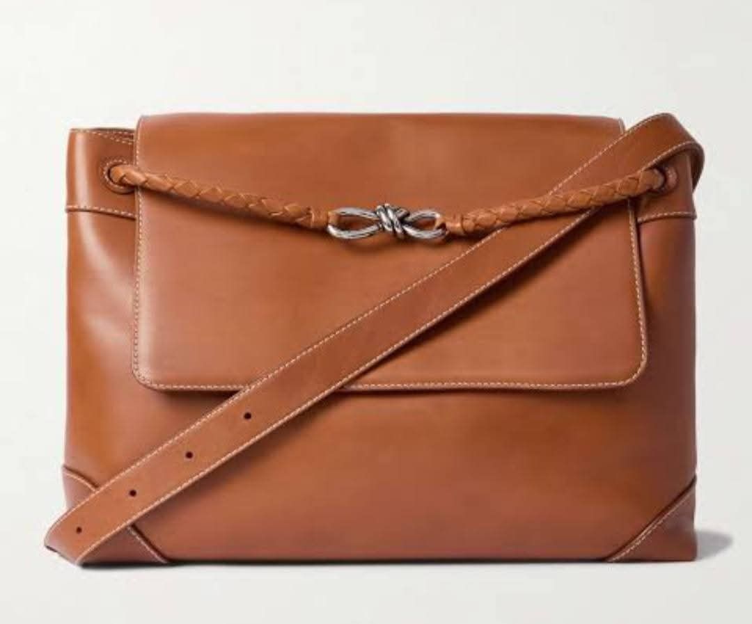 sling bag crossbody bag ep (Category: Cross-body Bags) located in Manila. Submitted by binondo_bagsetc (Listing ID 1470553960, Image 2). Description: .
