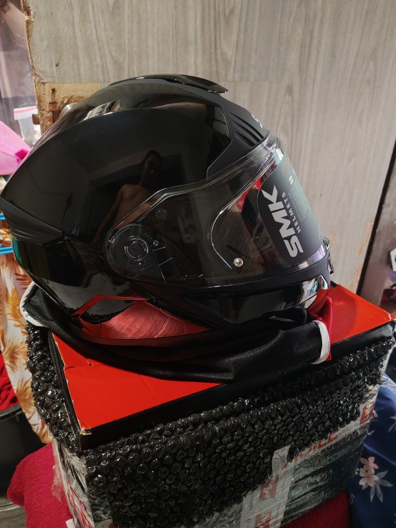 SMK Full Face Helmet (Category: Bicycles) located in Manila. Submitted by newtiger_4396d9 (Listing ID 1470388295, Image 3). Description: Brandnew Rush For 2K nalang po never ko pa nagamit. Modular Helmet Size L to XL will fit dahil Brandnew..