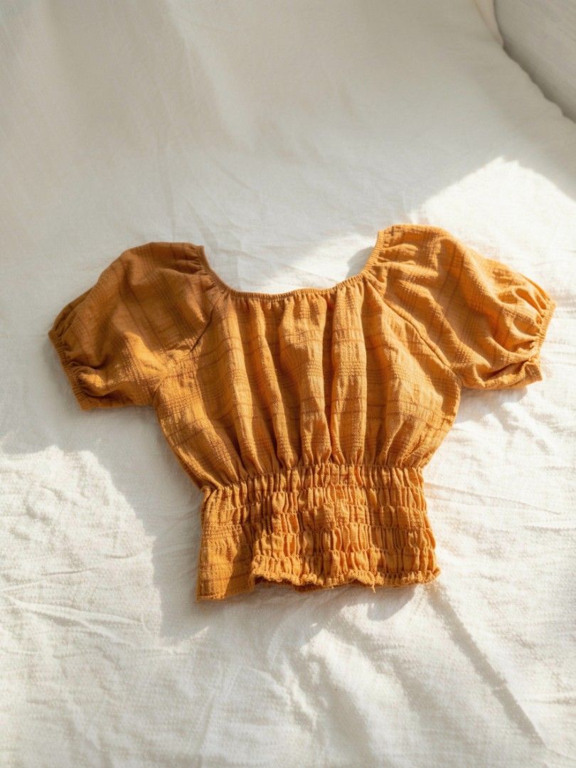 Smocked Top (Category: Blouses) located in Baras. Submitted by xixiisoy (Listing ID 1470397063, Image 1). Description: .