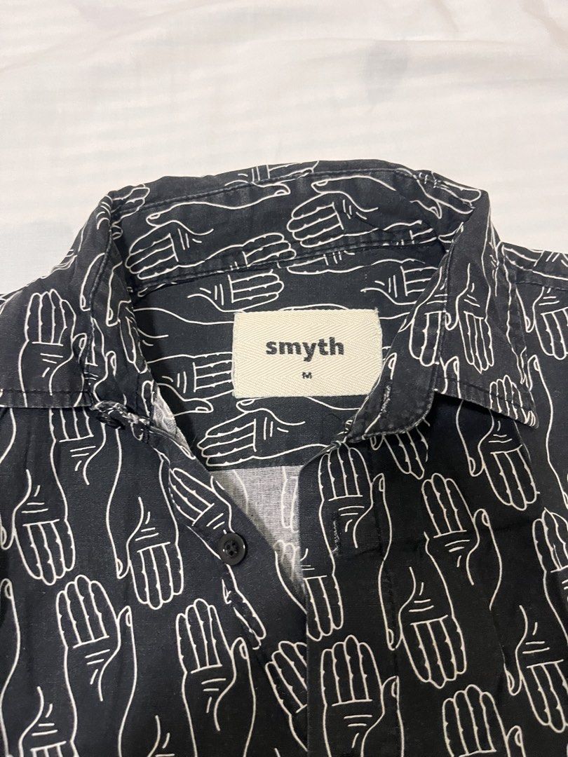 Smyth Short Sleeve button up Shirt polo (Category: Tshirts & Polo Shirts ) located in San Jacinto. Submitted by happyneko_dragon (Listing ID 1470506085, Image 2). Description: -medium on tag -can give discount if you buy more than one. Please check my other listings.