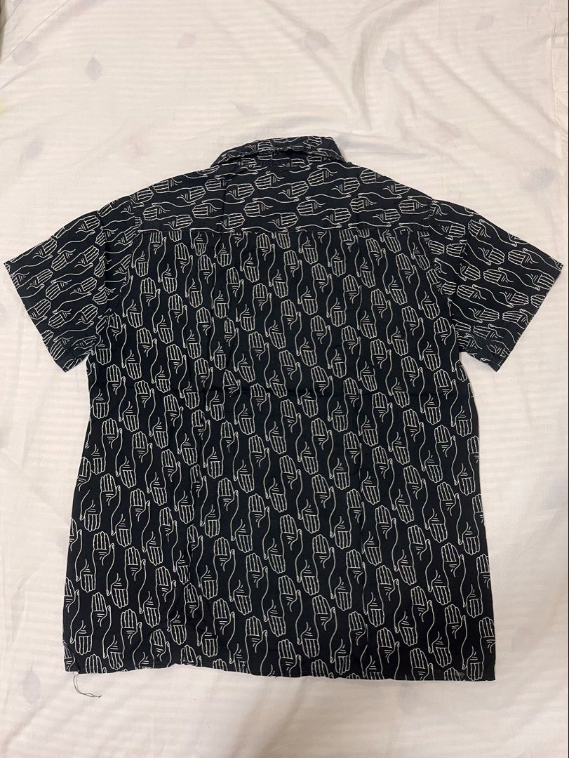 Smyth Short Sleeve button up Shirt polo (Category: Tshirts & Polo Shirts ) located in San Jacinto. Submitted by happyneko_dragon (Listing ID 1470506085, Image 3). Description: -medium on tag -can give discount if you buy more than one. Please check my other listings.