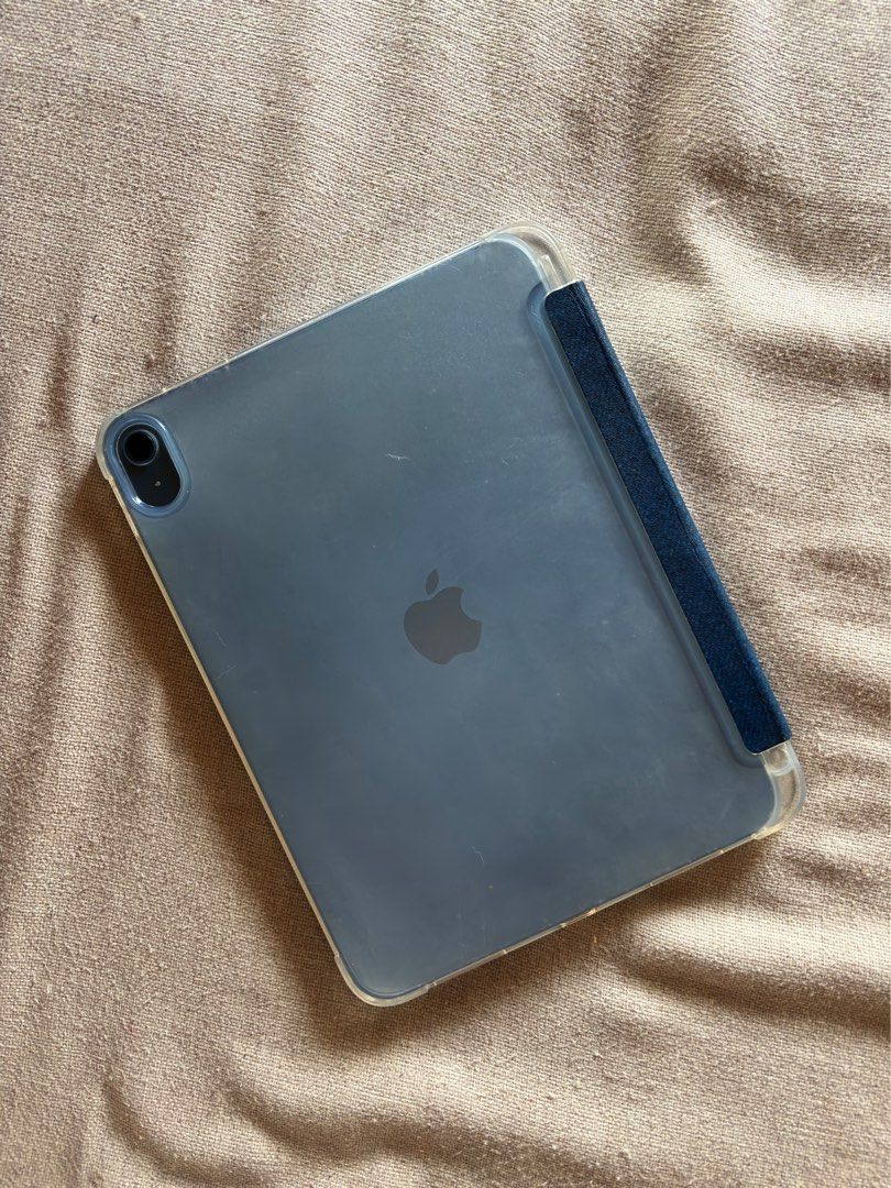 Snoopy Ipad A16 / 11th / 10th gen Case. (Category: Cases & Sleeves) located in Baclayon. Submitted by nicolebadiang (Listing ID 1470421893, Image 2). Description: Minimal signs of yellowing on the sides but not that noticeable:) buyer will shoulder shipping fee. loc: bohol.