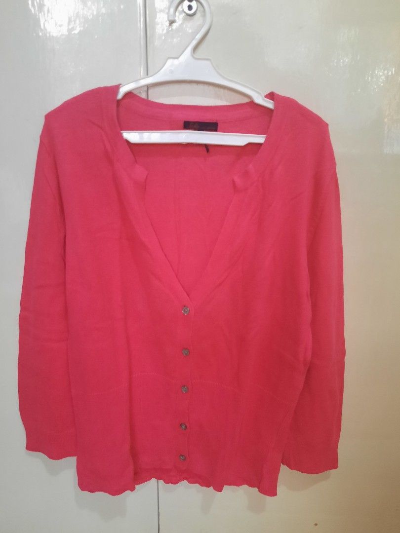 Sofia Vergara Hot Pink V-Neck Button-Front Knit Cardigan (Category: Coats, Jackets and Outerwear) located in Quezon City. Submitted by dannikkishoppe2 (Listing ID 1470481102, Image 2). Description: Sofia Vergara Hot Pink V-Neck Button-Front Knit Cardigan‼️₱280‼️ • Style & Fit: Elegant slim-fit cardigan featuring a chic notched neckline, front button placket, and long sleeves for a polished look. • Material & Texture: Soft, lightweight fine-gauge 