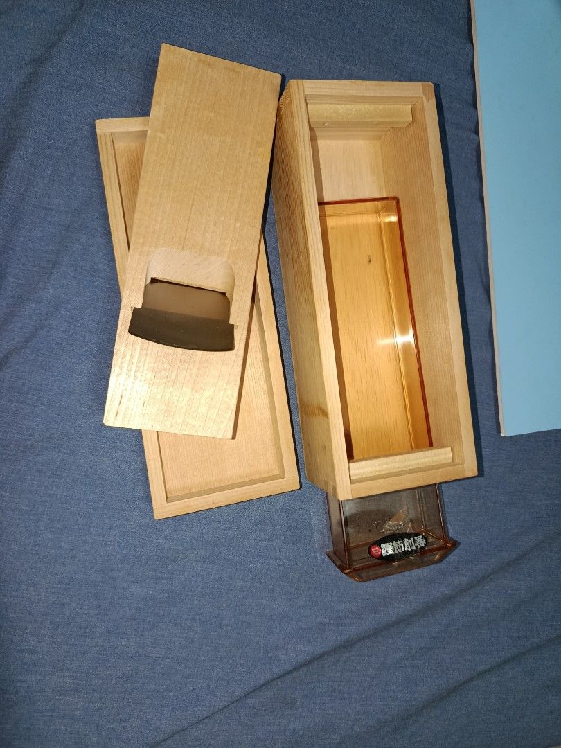 Solid wood Fruit and vegetables cutter (Category: Knives & Chopping Boards) located in Quezon City. Submitted by kristal68 (Listing ID 1470349946, Image 1). Description: .