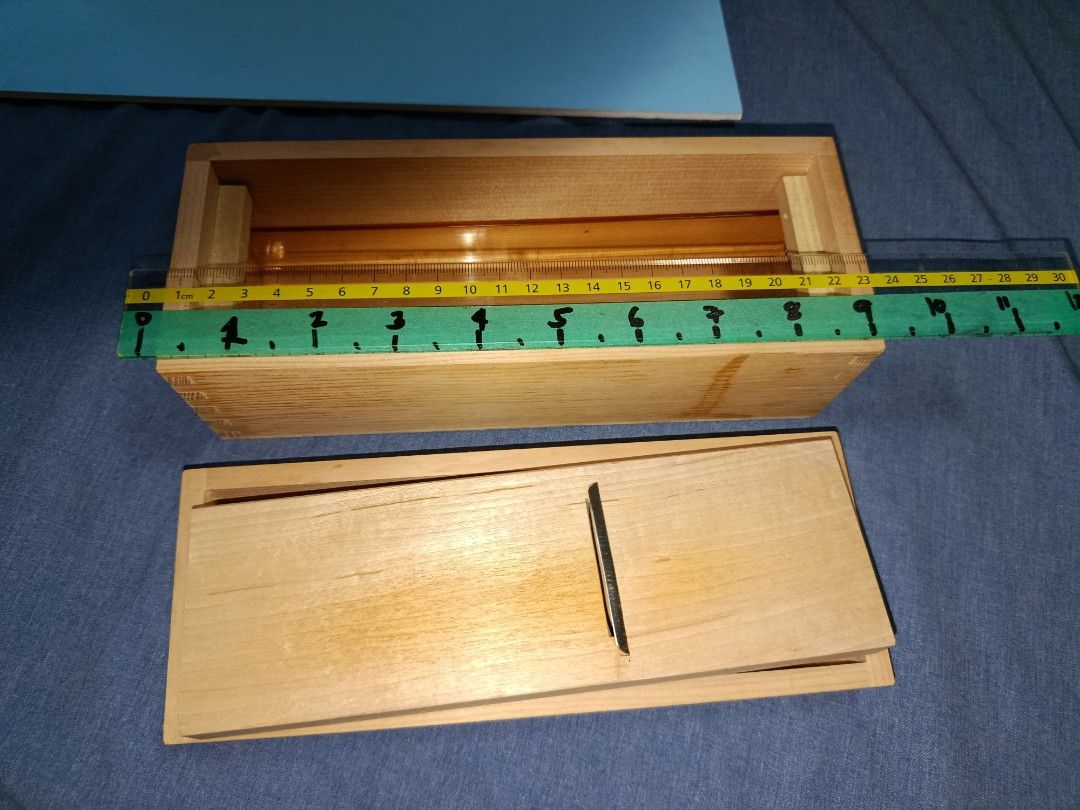Solid wood Fruit and vegetables cutter (Category: Knives & Chopping Boards) located in Quezon City. Submitted by kristal68 (Listing ID 1470349946, Image 2). Description: .