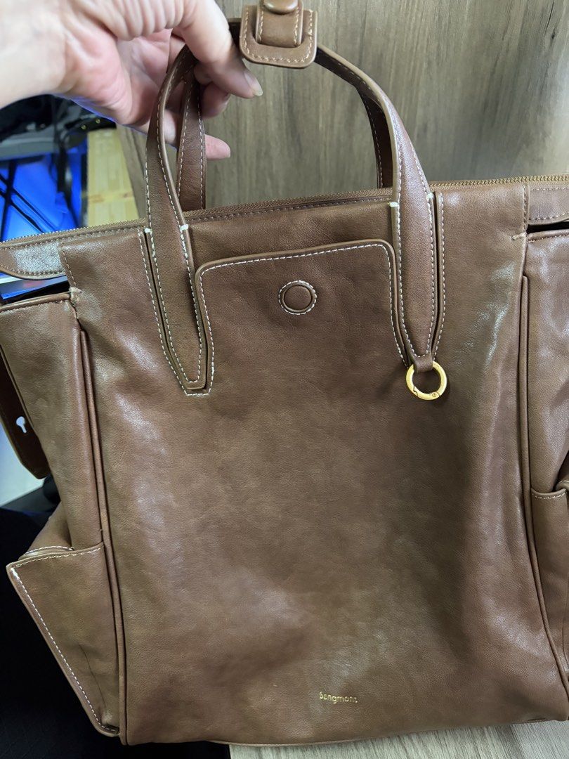 Songmont Yore Backpack (Category: Backpacks) located in Pasig City. Submitted by selosaph (Listing ID 1470415808, Image 2). Description: Lightly used like brandnew. Original. RFS - decluttering. .