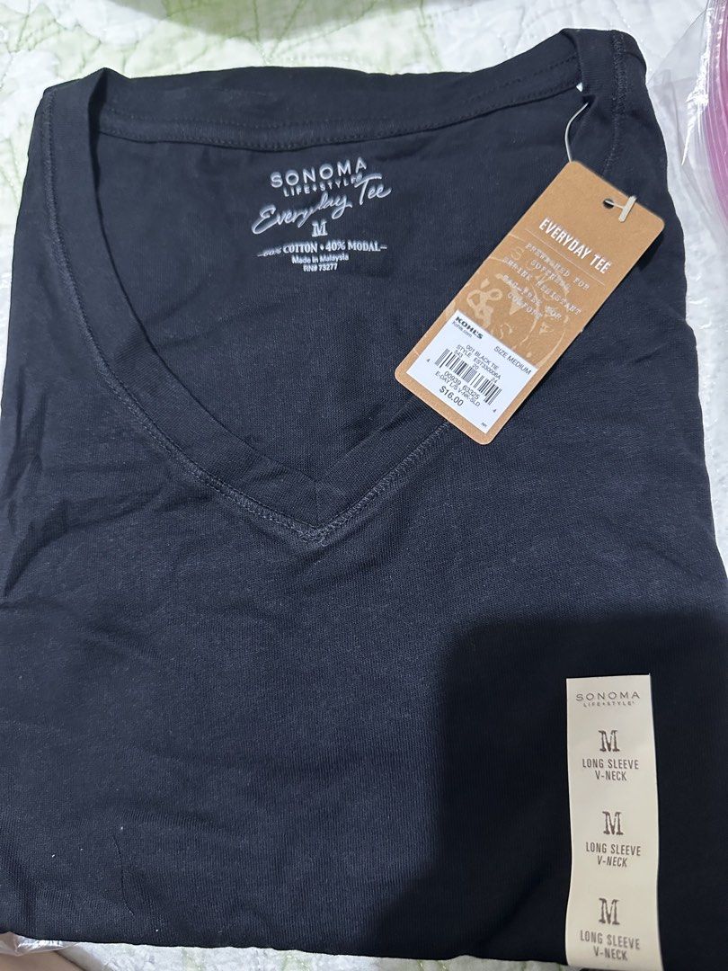 Sonoma Everyday Long Sleeve V-Neck Tee Black Medium (Category: Tshirts & Polo Shirts ) located in Balanga. Submitted by jamilbeauty5 (Listing ID 1470465150, Image 1). Description: - Brand: Sonoma Everyday Tee - Color: Black - Size: Medium - Material: 60% cotton, 40% modal (prewashed for extra softness and shrink-resistant) - Design: Long sleeves with a V-neck cut, tag-free comfort - Condition: Brand new with original store tags attached - Retail 