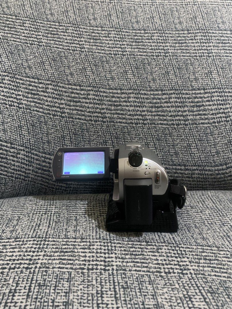 Sony Dcr-Sr200 (Category: Video Cameras) located in San Jose del Monte. Submitted by janreybarr83739 (Listing ID 1470402730, Image 3). Description: no issue complete inclusions ready to use Inclusions: - 2 battery - handycam station (converter - charger - av cable - sony bag - sony handycam manual dm me on ig @shutter.2000s.
