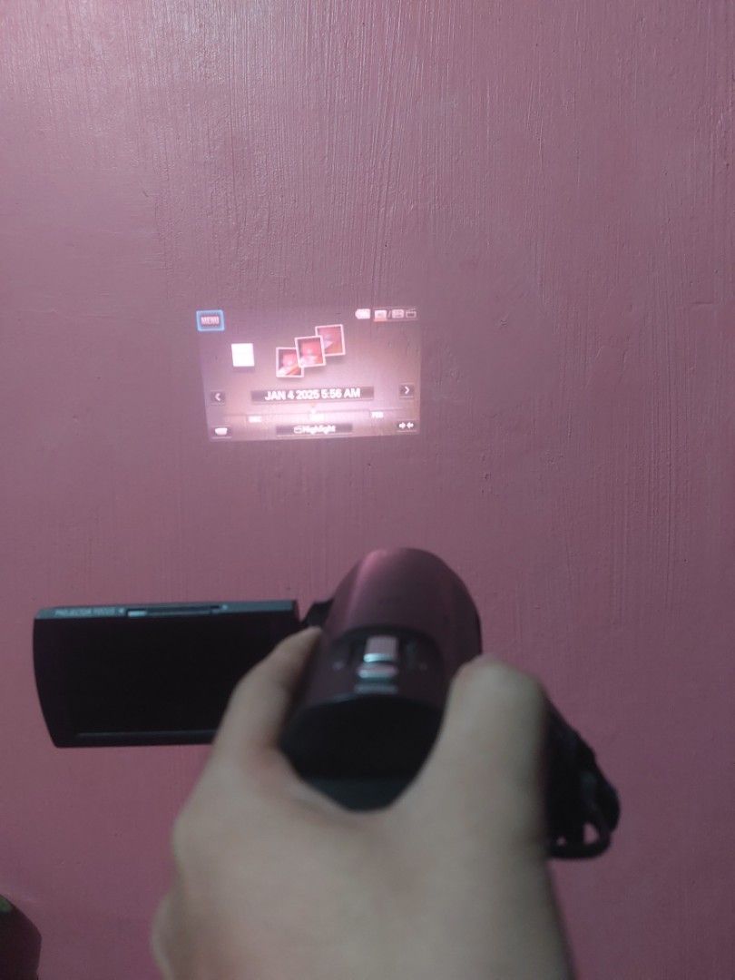 Sony HDR-PJ670 (Category: Video Cameras) located in Caloocan City. Submitted by gooninbusiness (Listing ID 1470508048, Image 3). Description: SONY HDR-PJ670 No issues This was pulled out from the POGO operations and storage is cleaned..