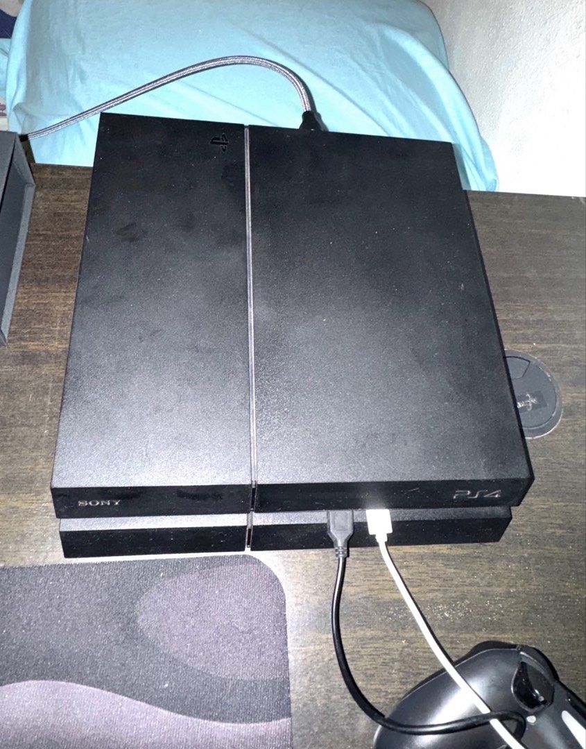 Sony PlayStation 4 Console CUH-1206A with Two Controllers, Video Gaming ...