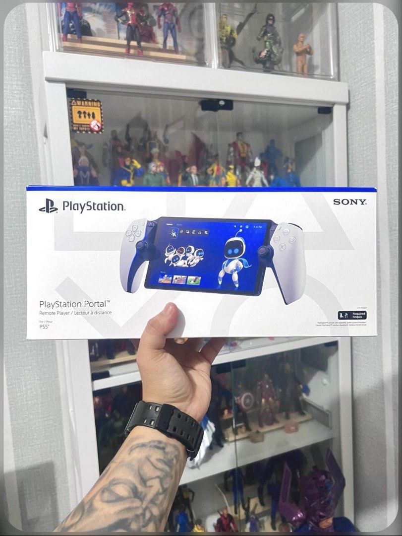 Sony PlayStation Portal Remote Player (Category: PlayStation) located in Manila. Submitted by marianoluisangelo14 (Listing ID 1470350654, Image 2). Description: PS Portal (Good as new) With tempered glass and pouch bag. RFS: Decluttering (Hindi na din nagagamit) Location: Bustoa Bulacan.