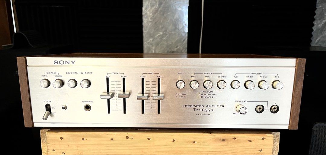 Sony TA-1055A Integrated Amplifier (Category: Soundbars, Speakers & Amplifiers) located in Paranaque City. Submitted by Audioclassic777 (Listing ID 1470352629, Image 3). Description: Sony TA-1055A Integrated Amplifier Location: Merville Paranaque Released year 1973 From Japan All original/no repair Well-preserved Fresh unit and in good working condition Dynamic power 70watts 8ohms Very presentable cosmetics 100 volts.